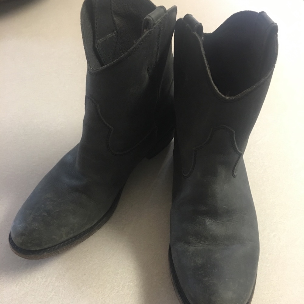 Liberty Black size 7.5 distressed boots